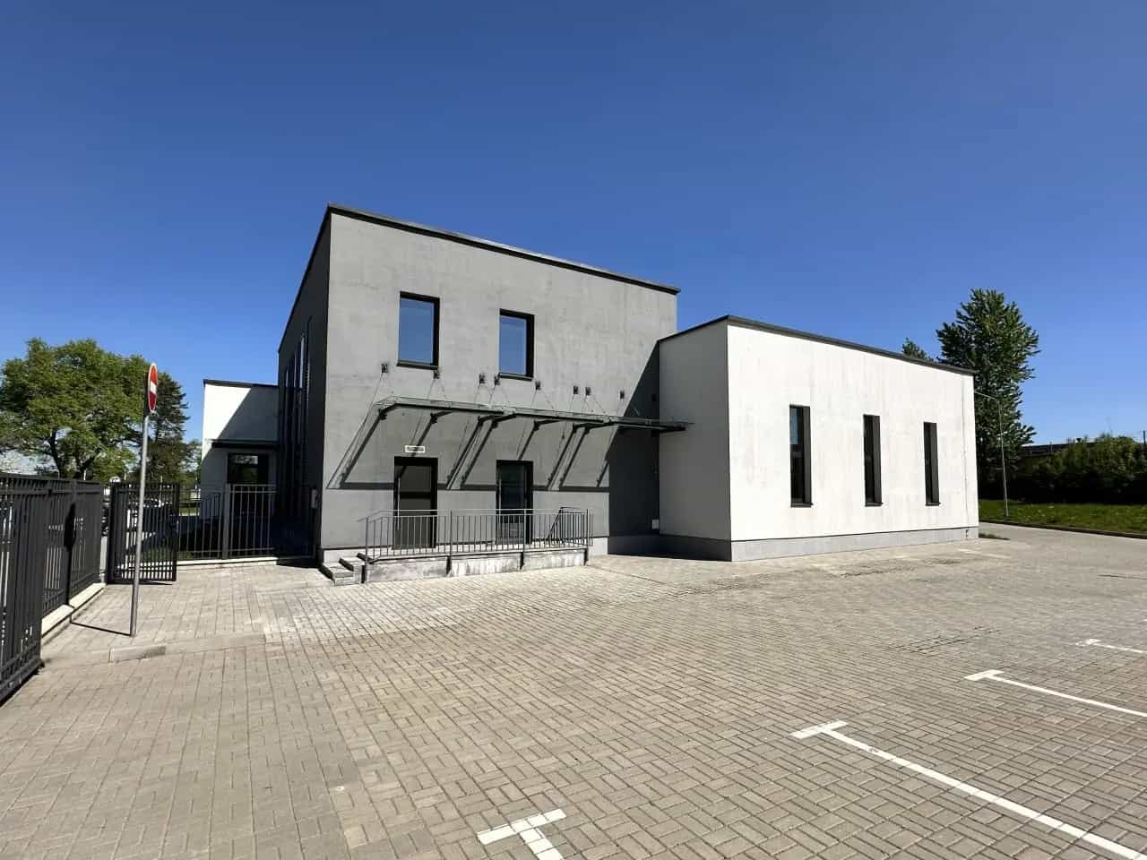 Беларусь, Минск, улица Кабушкина, 64