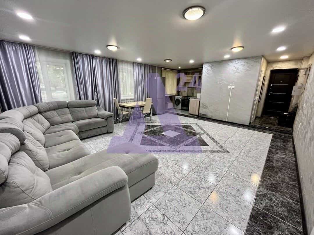 Россия, Алтайский край, Барнаул, улица Антона Петрова, 209