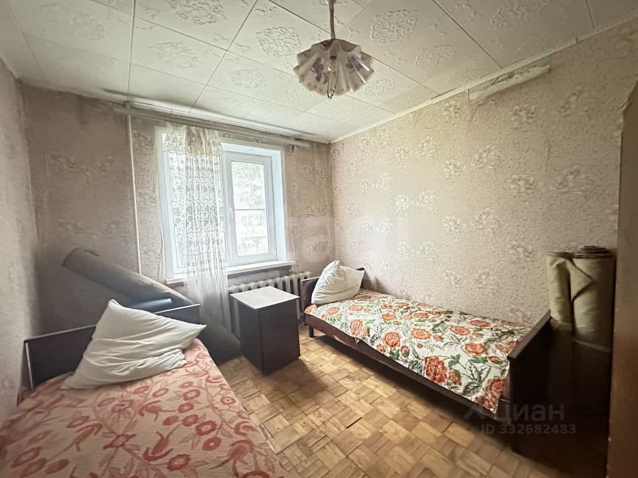 Россия, Орловская область, село Знаменское, улица Мира, 3, фото 12