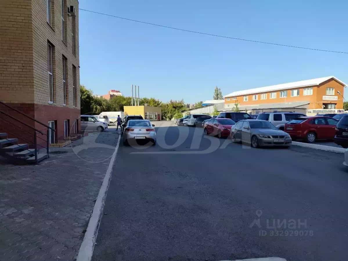 Россия, Тюмень, улица Клары Цеткин, 61к4, фото 5