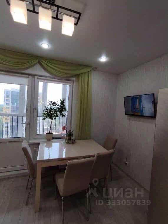 Россия, Республика Татарстан (Татарстан), Зеленодольск, проспект Строителей, 8, фото 16
