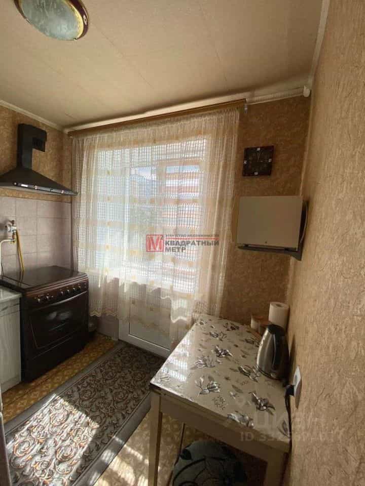 Россия, Белгородская область, Старый Оскол, микрорайон Приборостроитель, 7, фото 8
