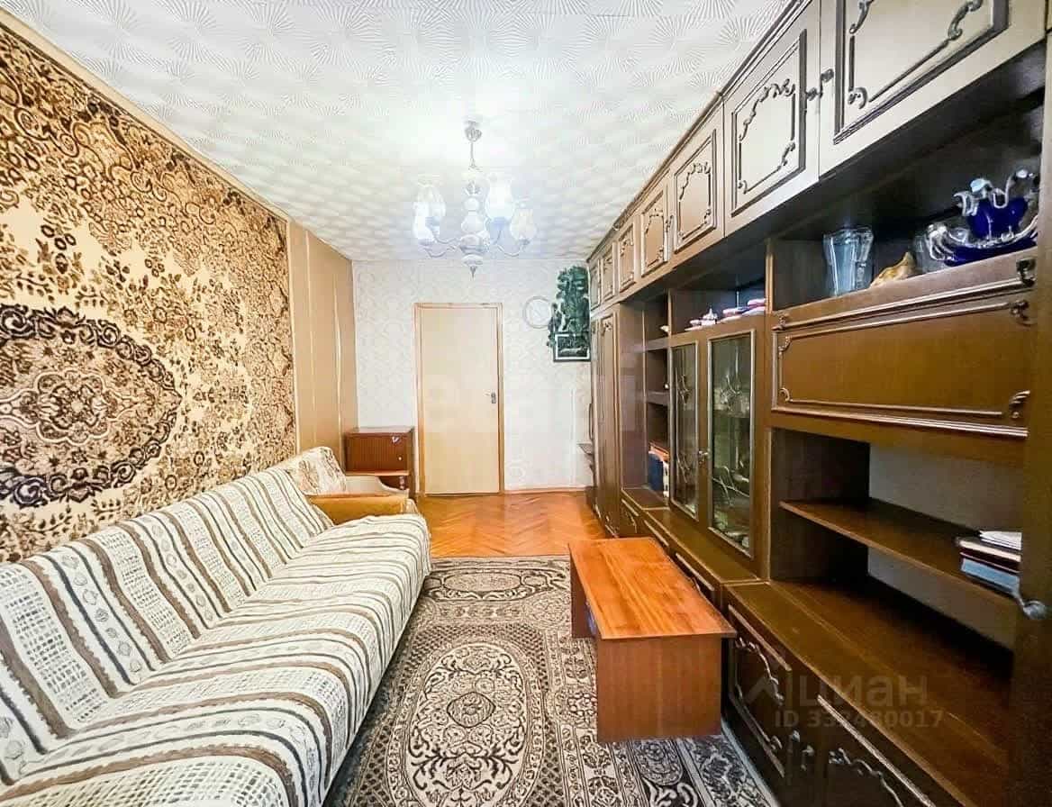 Россия, Псковская область, Остров, квартал Остров-3, 17, фото 2