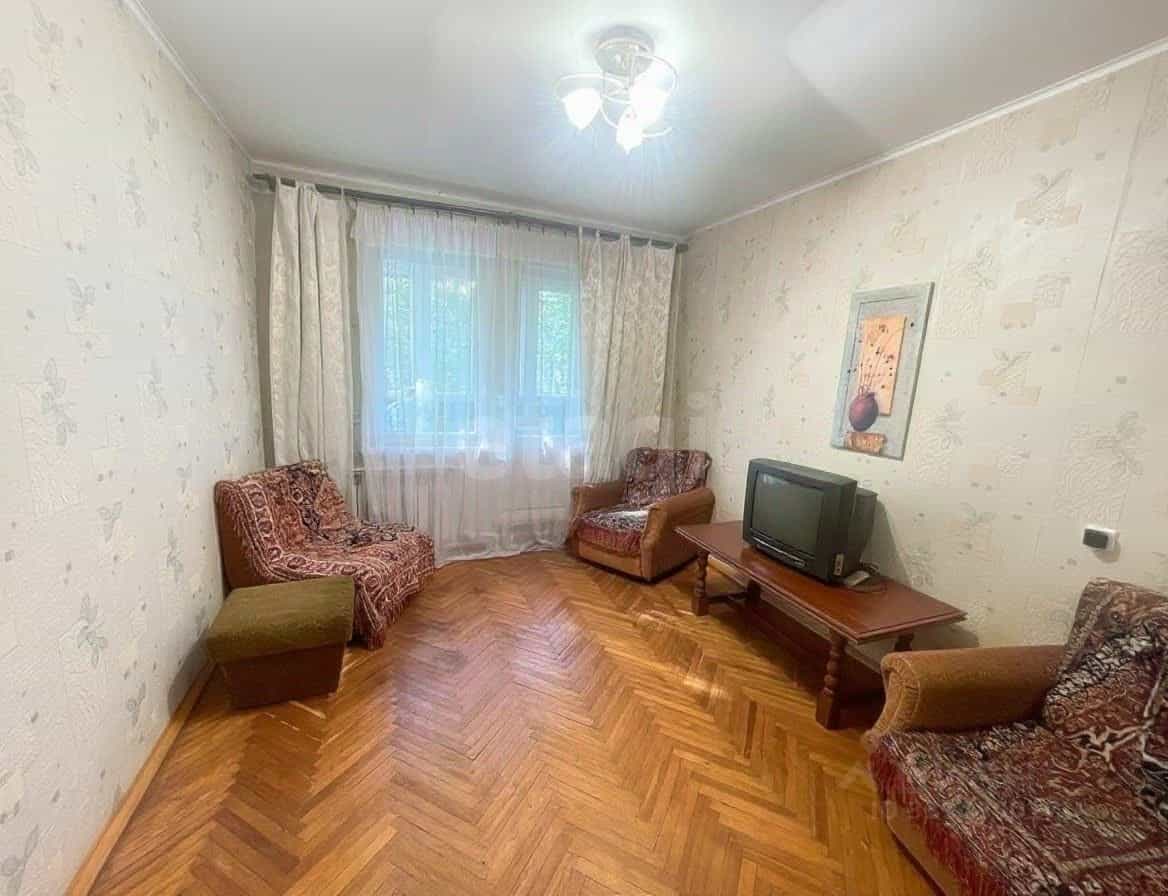 Россия, Псковская область, Остров, квартал Остров-3, 17, фото 3