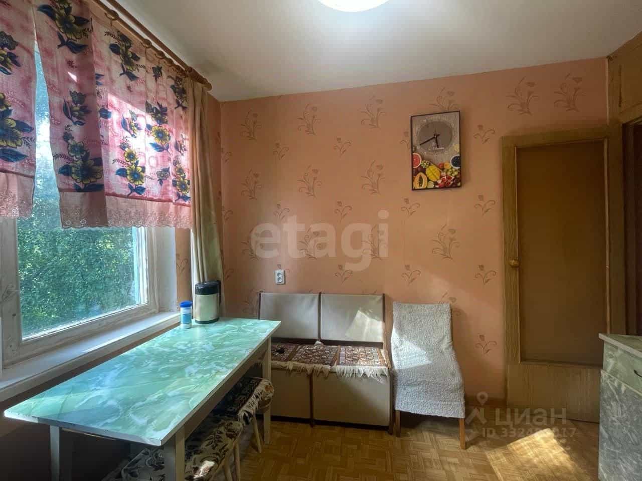 Россия, Псковская область, Остров, квартал Остров-3, 17, фото 6
