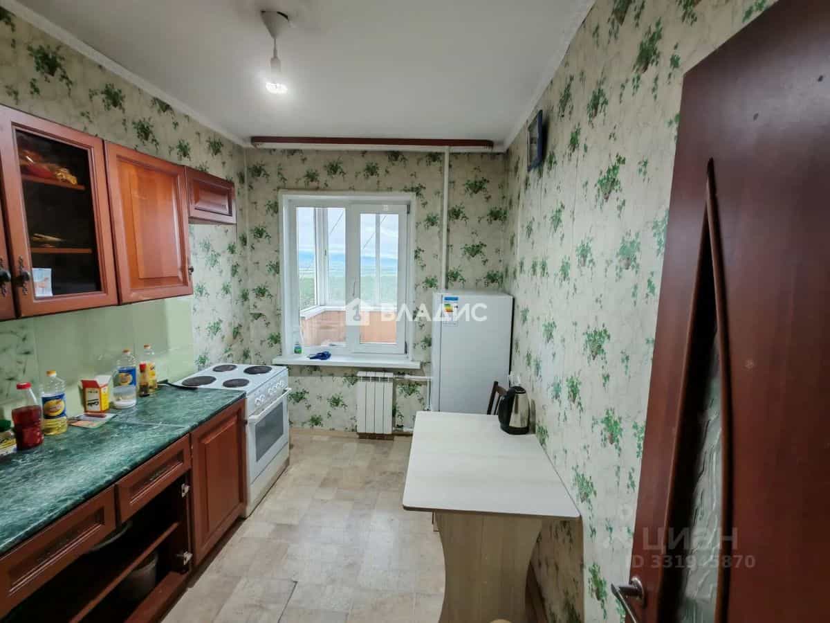 Россия, Республика Бурятия, Улан-Удэ, 102-й микрорайон, улица Ринчино, 8, фото 4