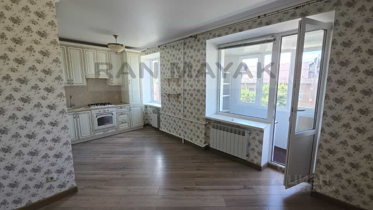 Россия, Республика Адыгея (Адыгея), Майкоп, улица Шовгенова, 4, фото 3