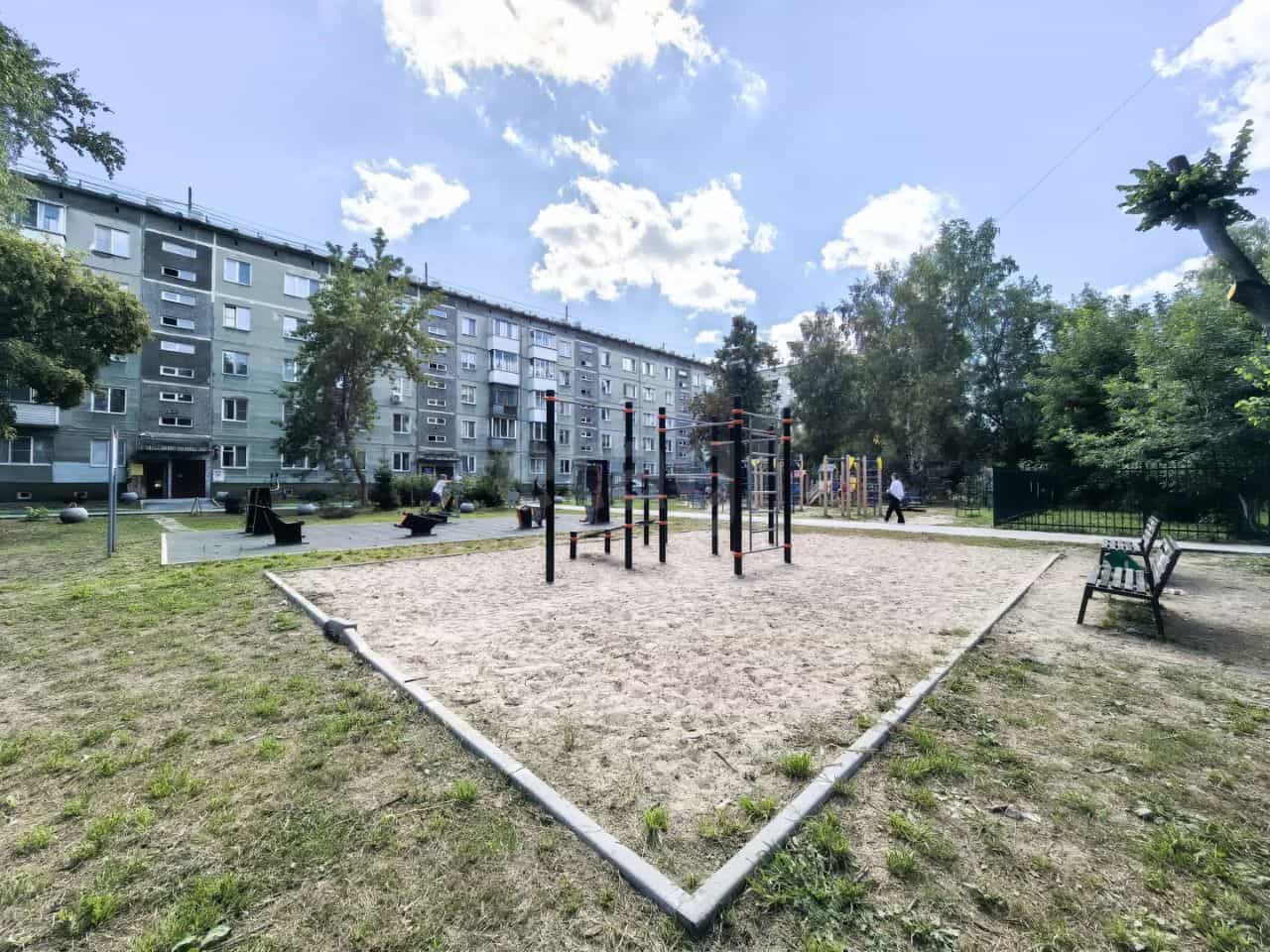 Россия, Новосибирск, улица Кошурникова, 47/1, фото 28