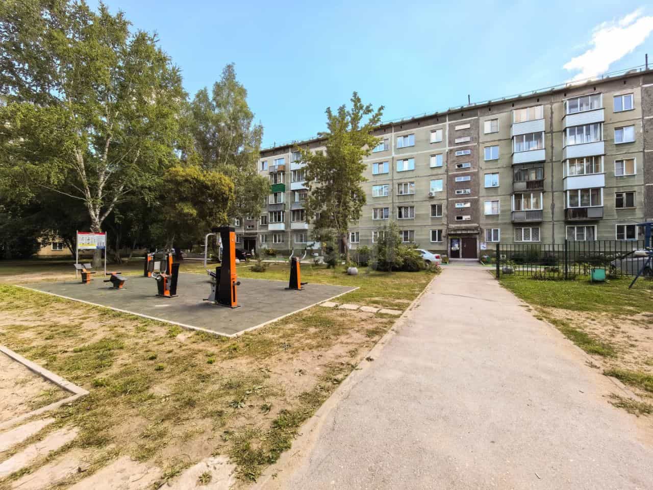 Россия, Новосибирск, улица Кошурникова, 47/1, фото 32