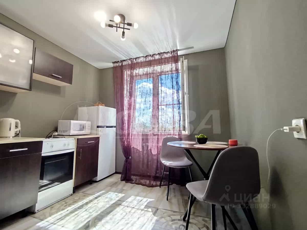 Россия, Тюмень, микрорайон Мелиораторов, улица Мелиораторов, 48к1, фото 2