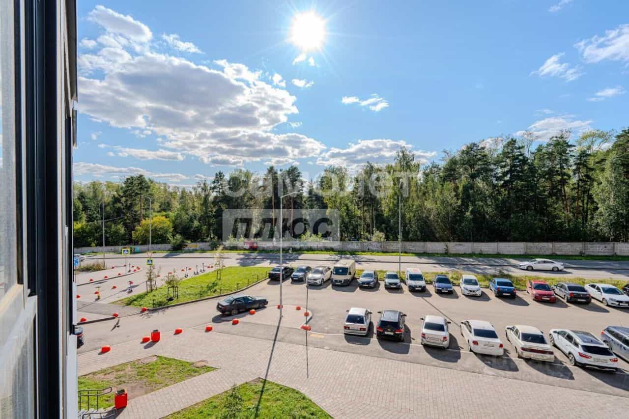 Россия, Свердловская область, Екатеринбург, жилой район Уктус, микрорайон Светлый, 12, фото 7