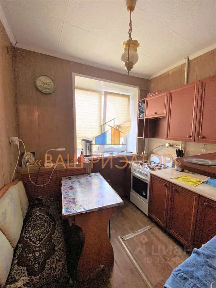 Россия, Белгородская область, Губкин, проспект Горняков, 9, фото 8