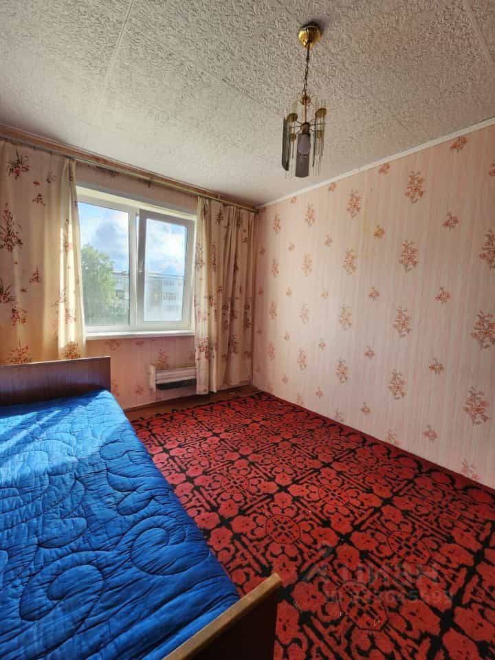 Россия, Свердловская область, Каменск-Уральский, улица Калинина, 40, фото 4