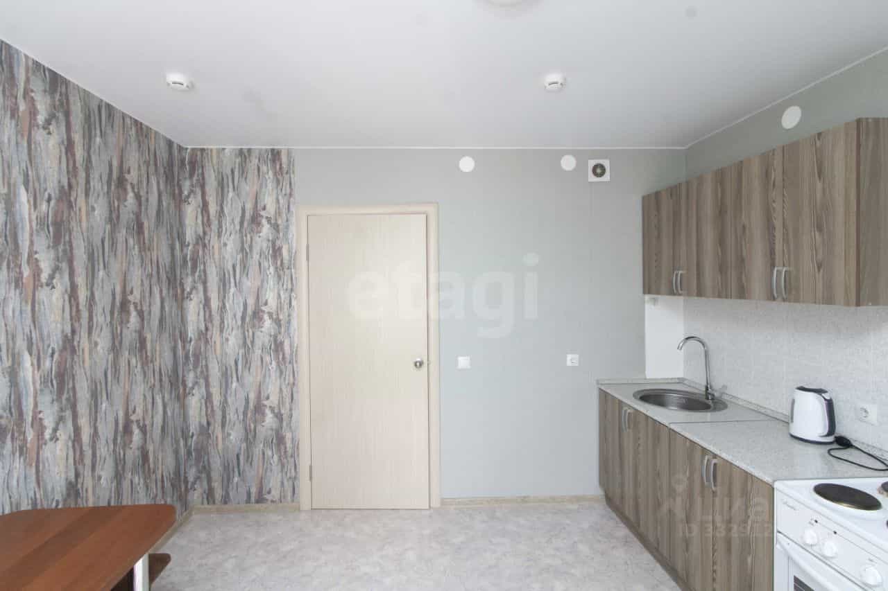 Россия, Тюмень, улица Республики, 204к13, фото 3