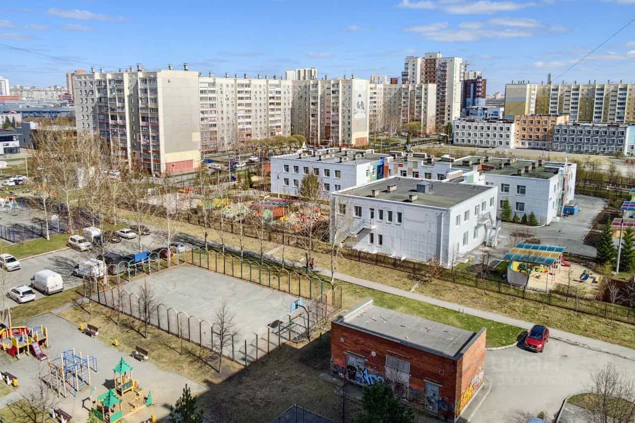 Россия, Челябинск, улица Братьев Кашириных, 157, фото 7