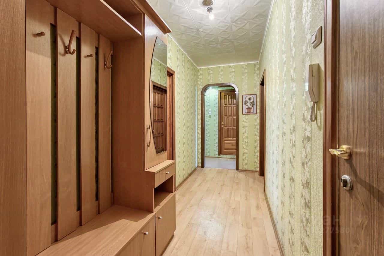 Россия, Челябинск, улица Братьев Кашириных, 157, фото 16