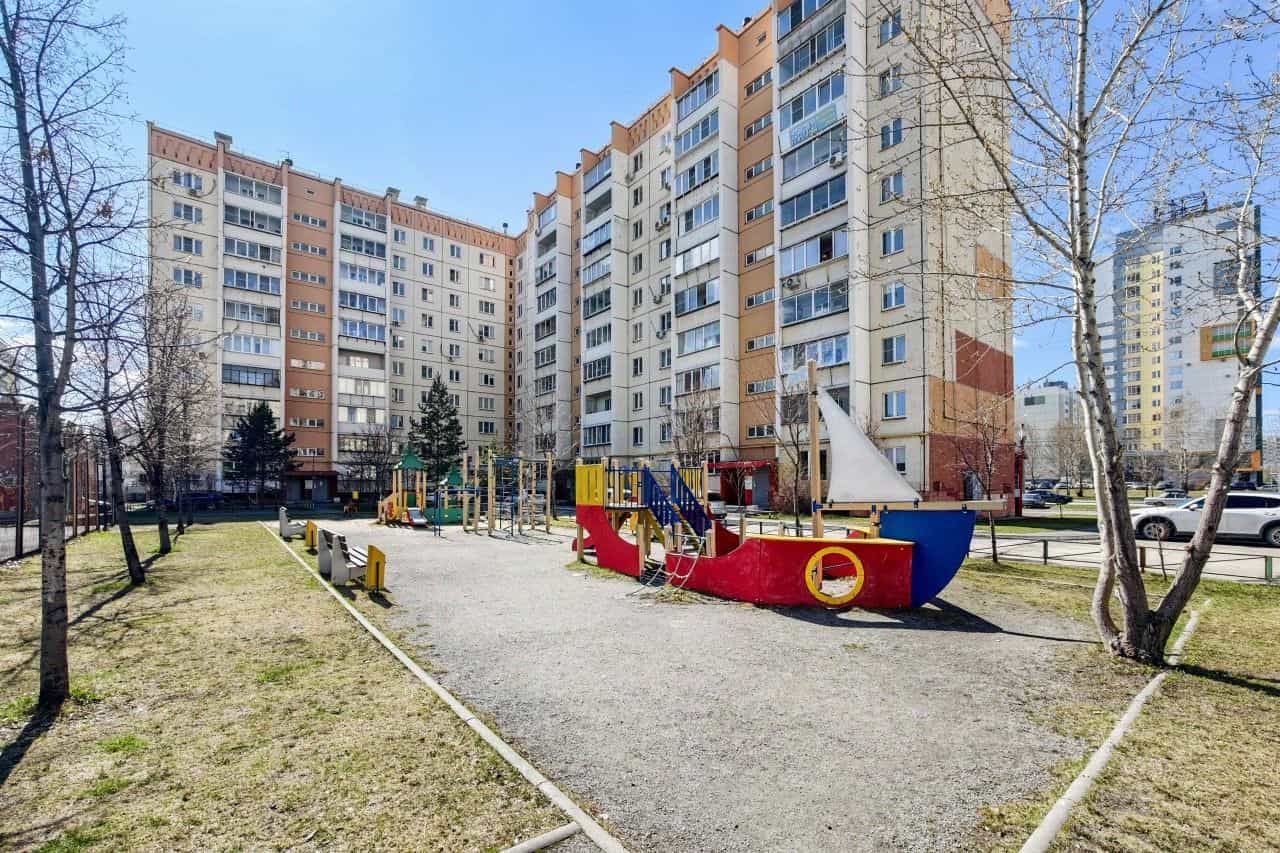 Россия, Челябинск, улица Братьев Кашириных, 157, фото 20