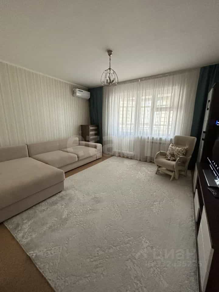 Россия, Красноярск, Караульная улица, 82