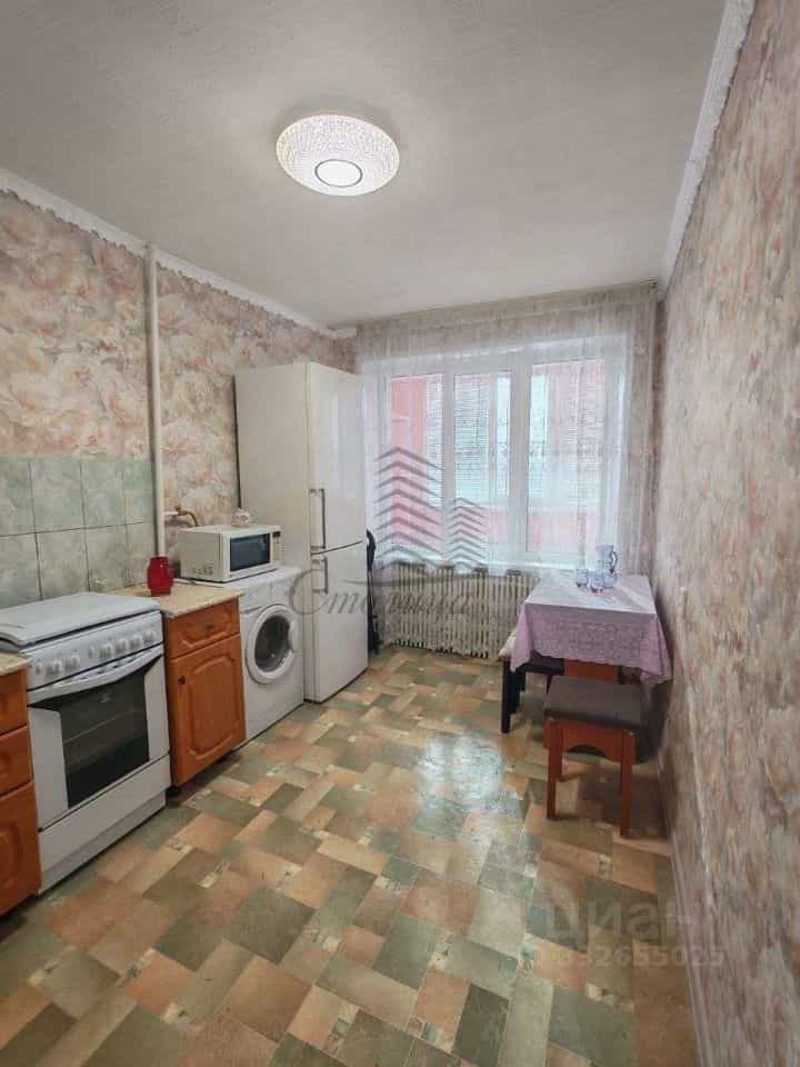 Россия, Белгородская область, Старый Оскол, микрорайон Весенний, 2, фото 3