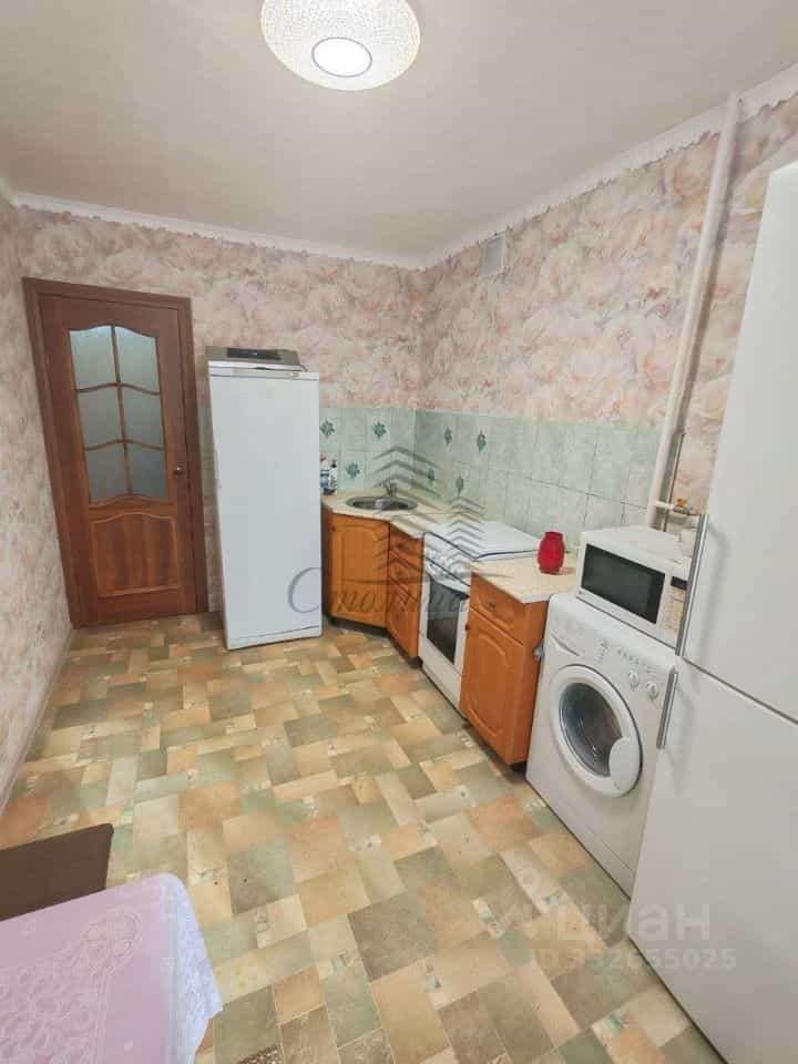 Россия, Белгородская область, Старый Оскол, микрорайон Весенний, 2, фото 4