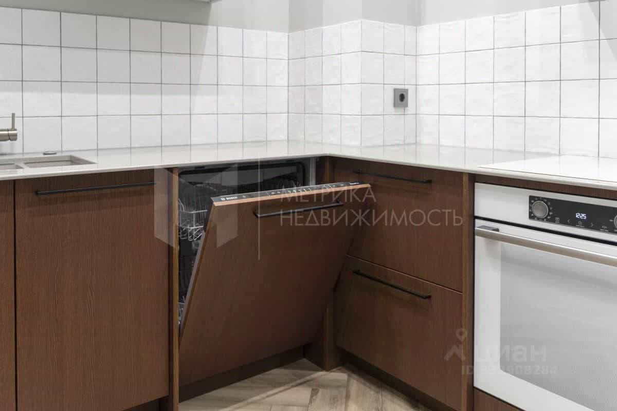 Россия, Тюмень, улица 50 лет Октября, 57Бк2, фото 11