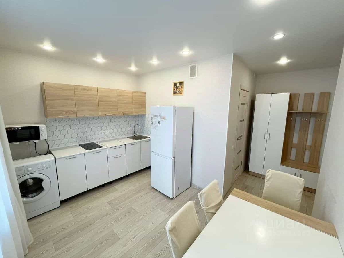 Россия, Самарская область, Тольятти, Ленинградская улица, 68Б