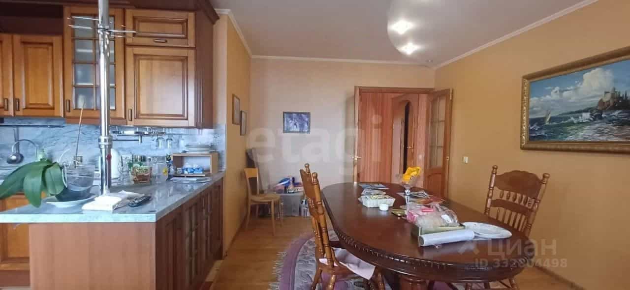 Россия, Республика Татарстан (Татарстан), Набережные Челны, улица Академика Королёва, 17, фото 6