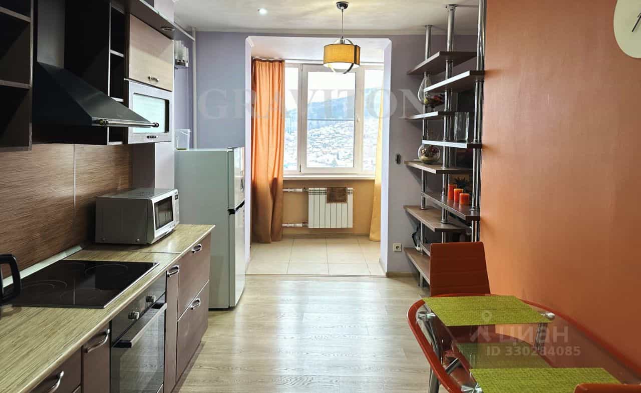 Россия, Республика Алтай, Горно-Алтайск, улица Мичурина, 2, фото 6