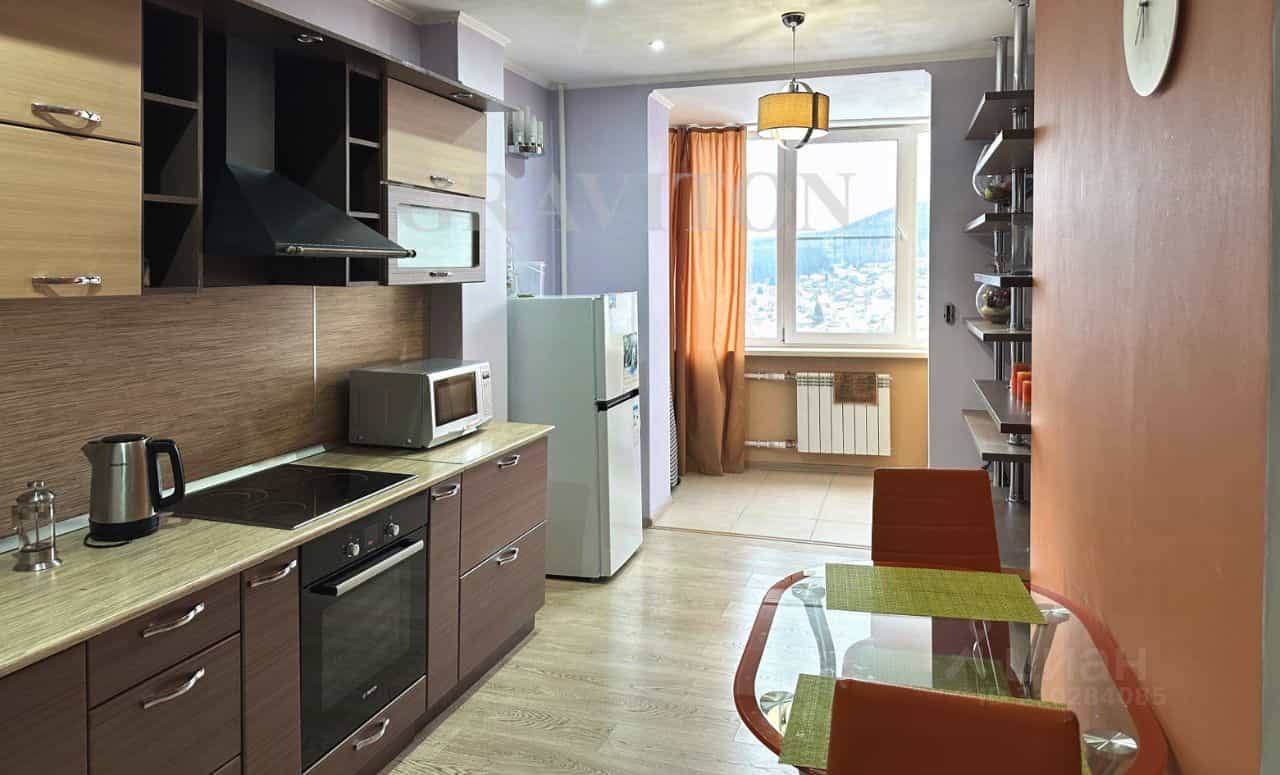 Россия, Республика Алтай, Горно-Алтайск, улица Мичурина, 2, фото 8