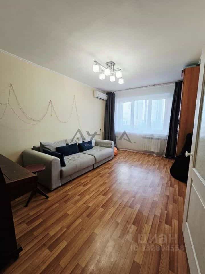 Россия, Республика Татарстан (Татарстан), Набережные Челны, 9-й комплекс, 42, фото 2