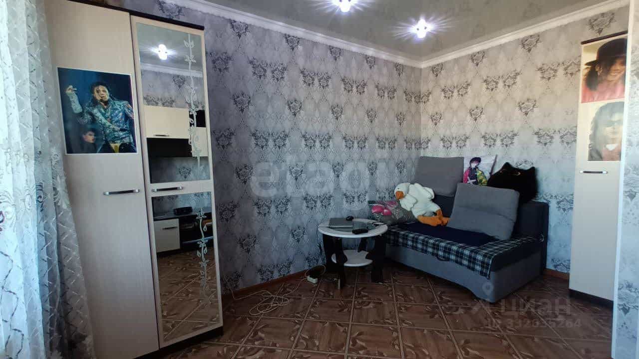 Россия, Челябинская область, Пласт, Октябрьская улица, 70, фото 2