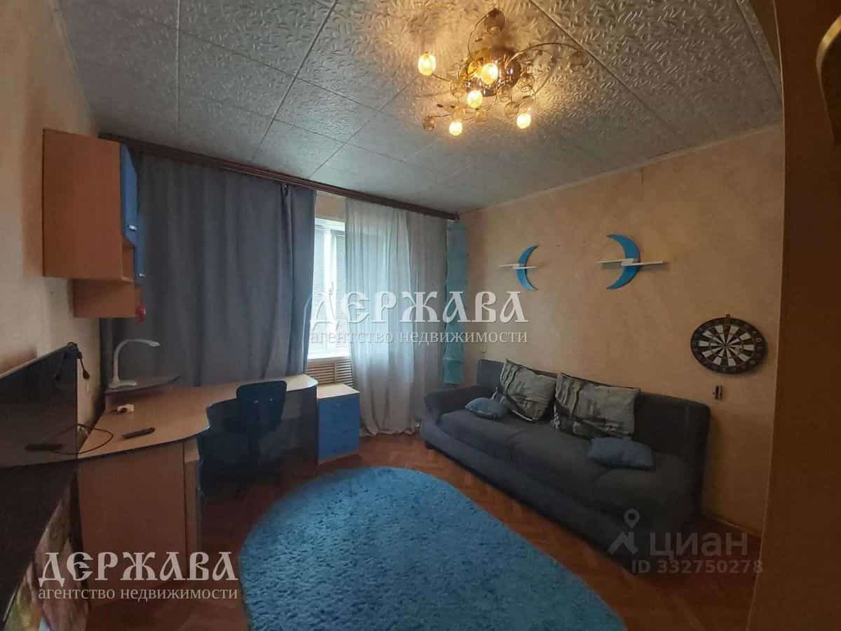 Россия, Белгородская область, Старый Оскол, микрорайон Юбилейный, 9, фото 7