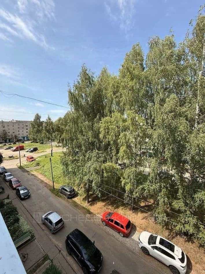 Россия, Киров, микрорайон Радужный, улица Конституции, 2, фото 12