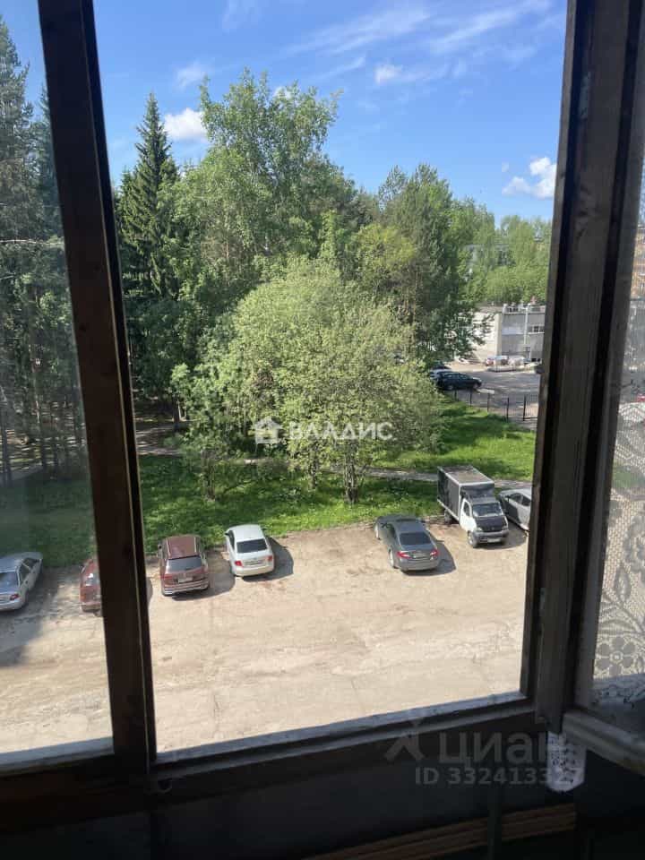 Россия, Республика Коми, Сыктывкар, Коммунистическая улица, 75, фото 3