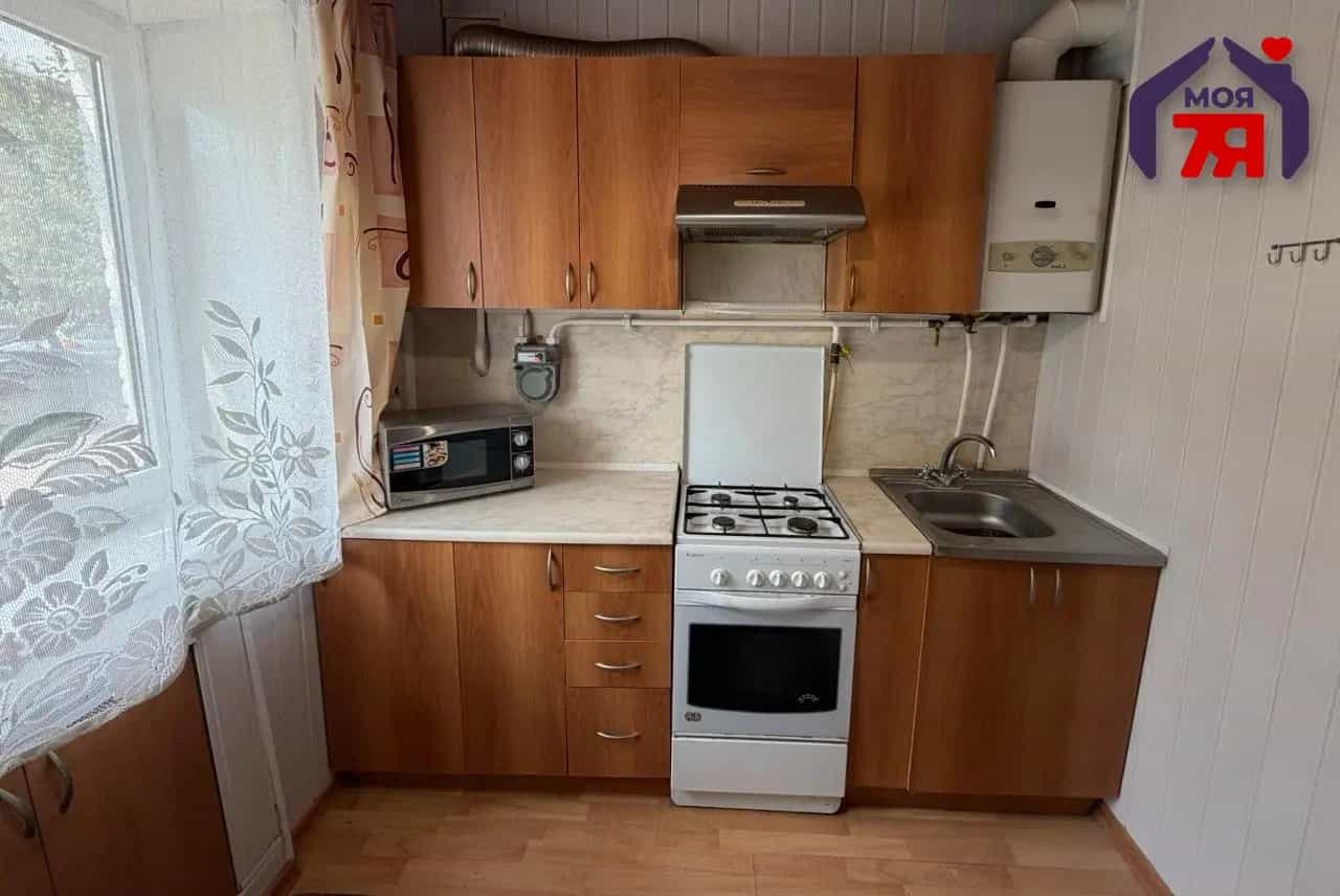Беларусь, Минская область, Слуцк, улица Гагарина, 24, фото 2