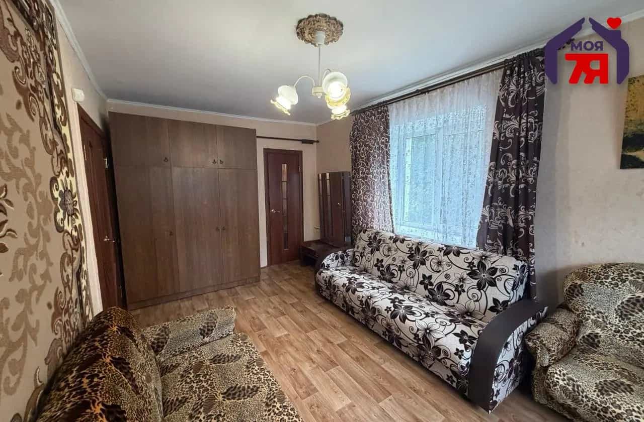 Беларусь, Минская область, Слуцк, улица Гагарина, 24, фото 7