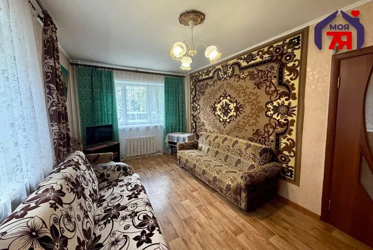 Беларусь, Минская область, Слуцк, улица Гагарина, 24, фото 8