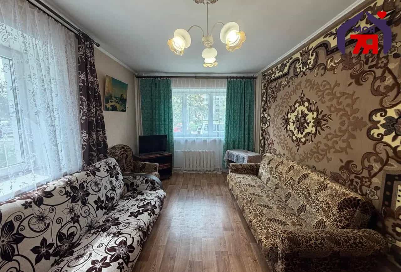 Беларусь, Минская область, Слуцк, улица Гагарина, 24, фото 9