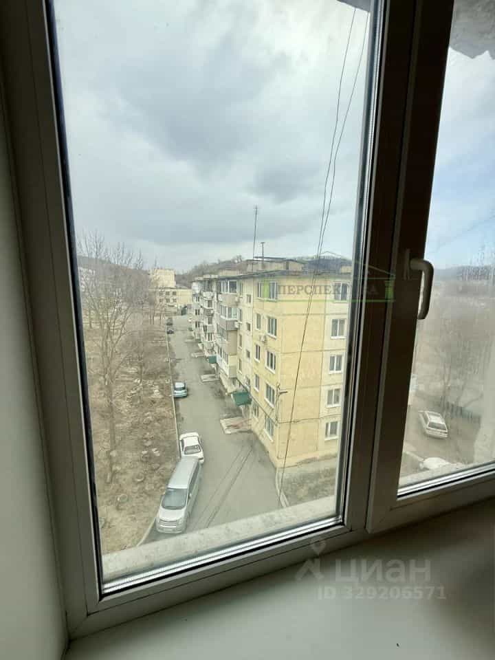 Россия, Приморский край, Артём, улица Ворошилова, 32, фото 6