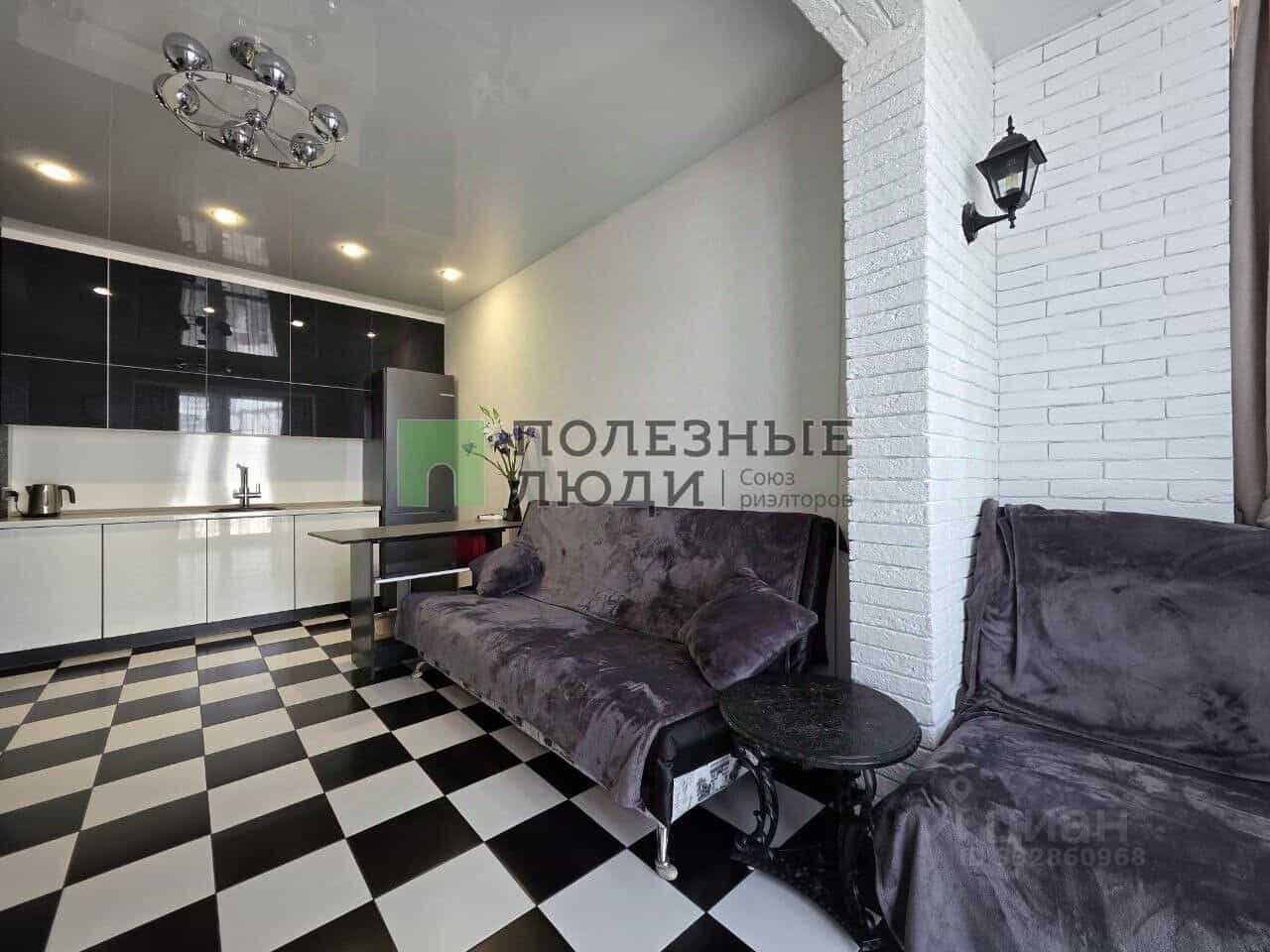 Россия, Иркутская область, Ангарск, 18-й микрорайон, 19, фото 2