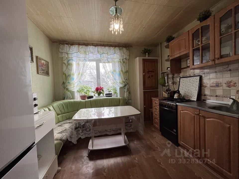 Россия, Ленинградская область, Приозерский район, городской посёлок Кузнечное, Приозерское шоссе, 17