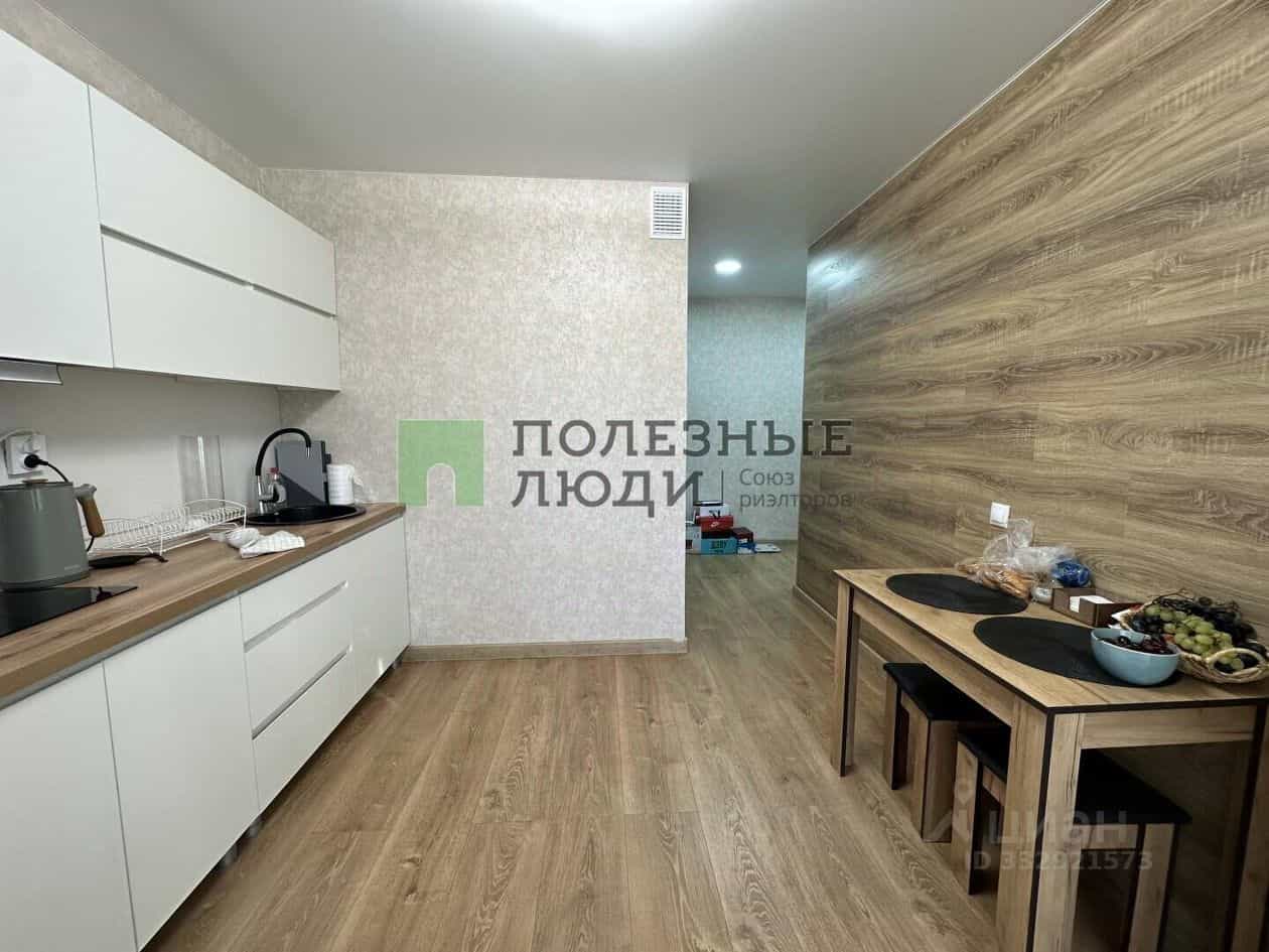 Россия, Республика Татарстан (Татарстан), Зеленодольск, улица Комарова, 45А, фото 6