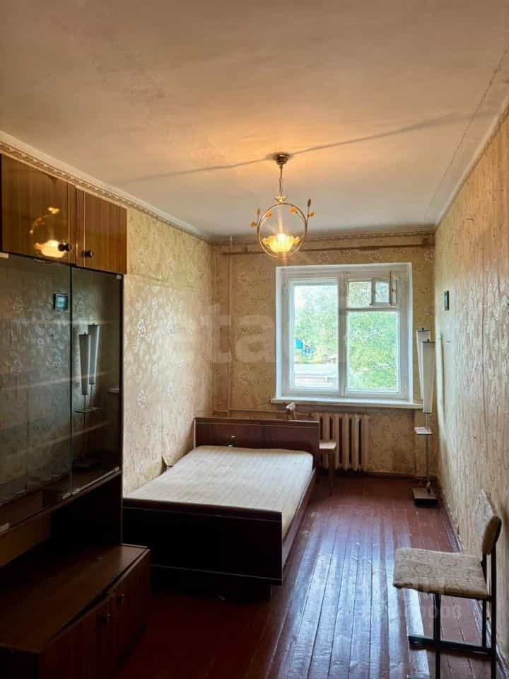 Россия, Псковская область, Остров, улица 1 Мая, 5, фото 2