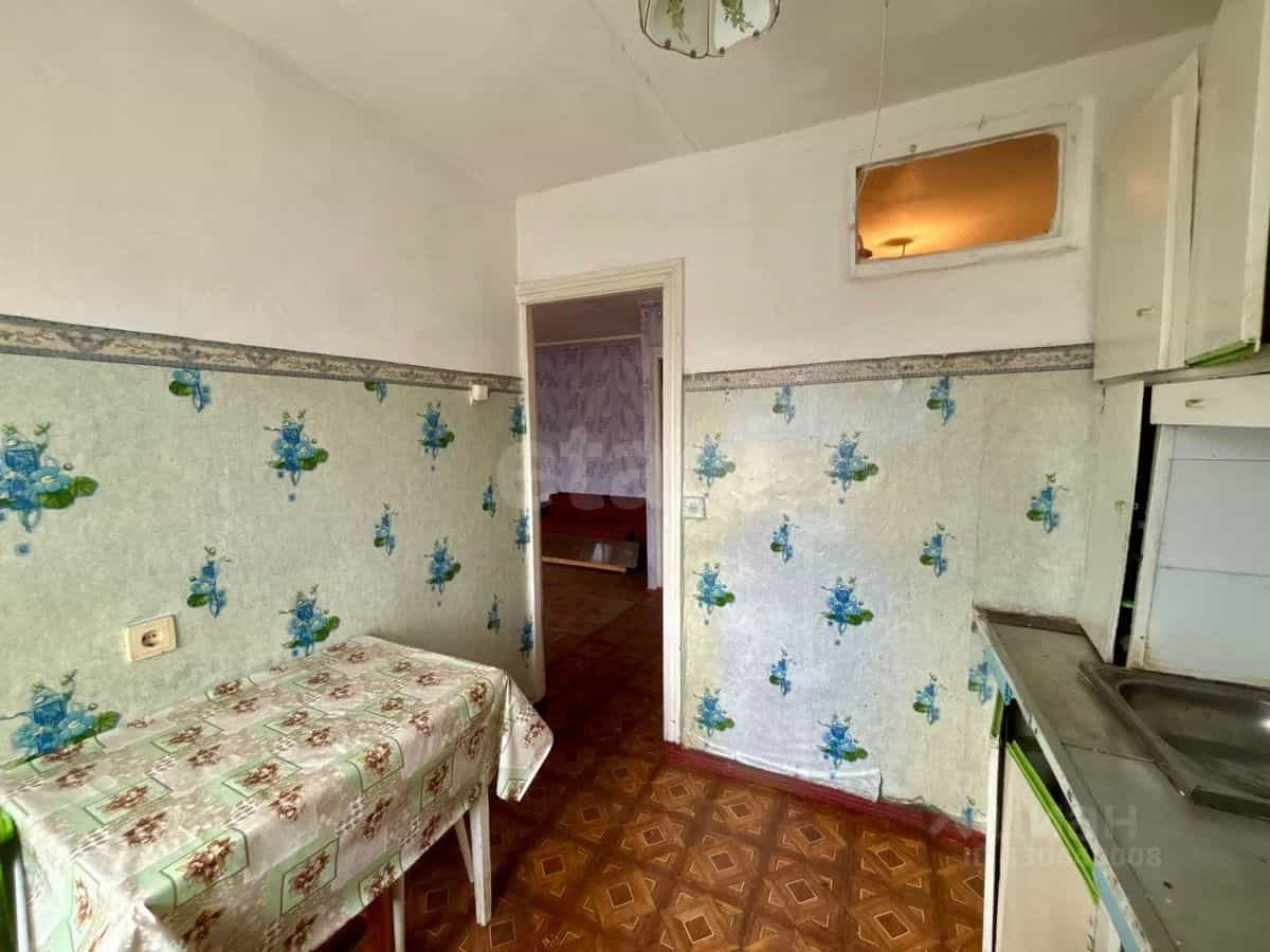 Россия, Псковская область, Остров, улица 1 Мая, 5, фото 11