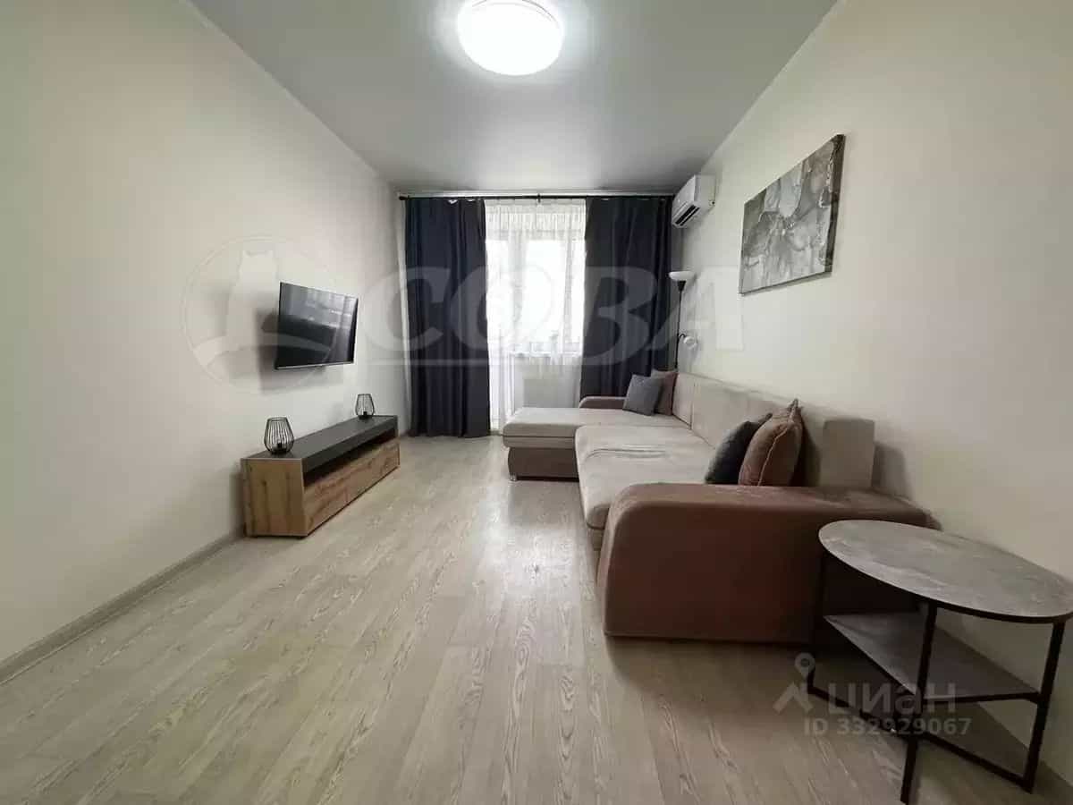 Россия, Тюмень, микрорайон Войновка, улица Энергостроителей, 6к1, фото 3