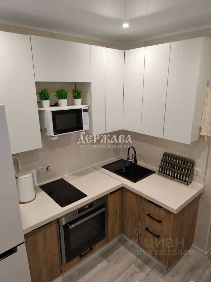 Россия, Белгородская область, Старый Оскол, микрорайон Парковый, 9