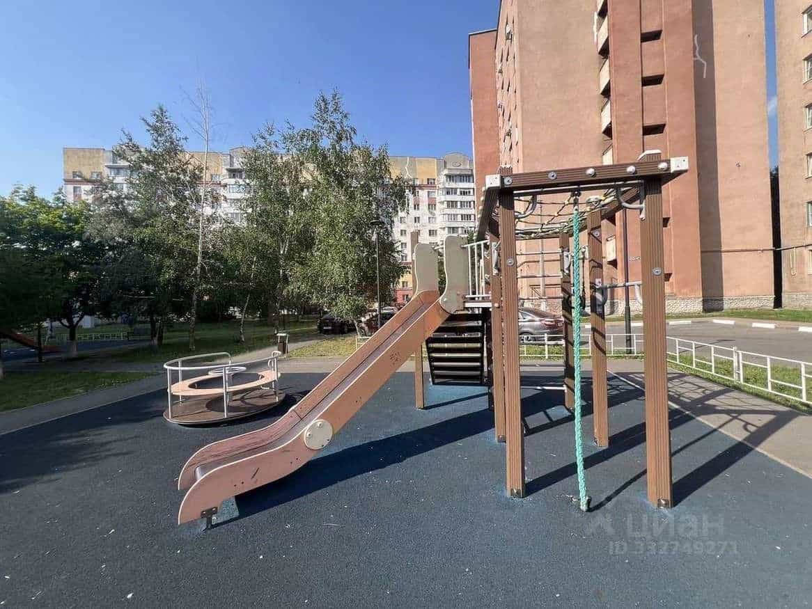 Россия, Белгородская область, Старый Оскол, микрорайон Южный, 10, фото 11