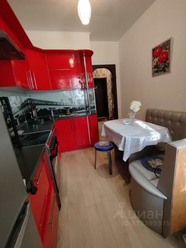 Россия, Алтайский край, Бийск, улица Александра Матросова, 37/1, фото 6