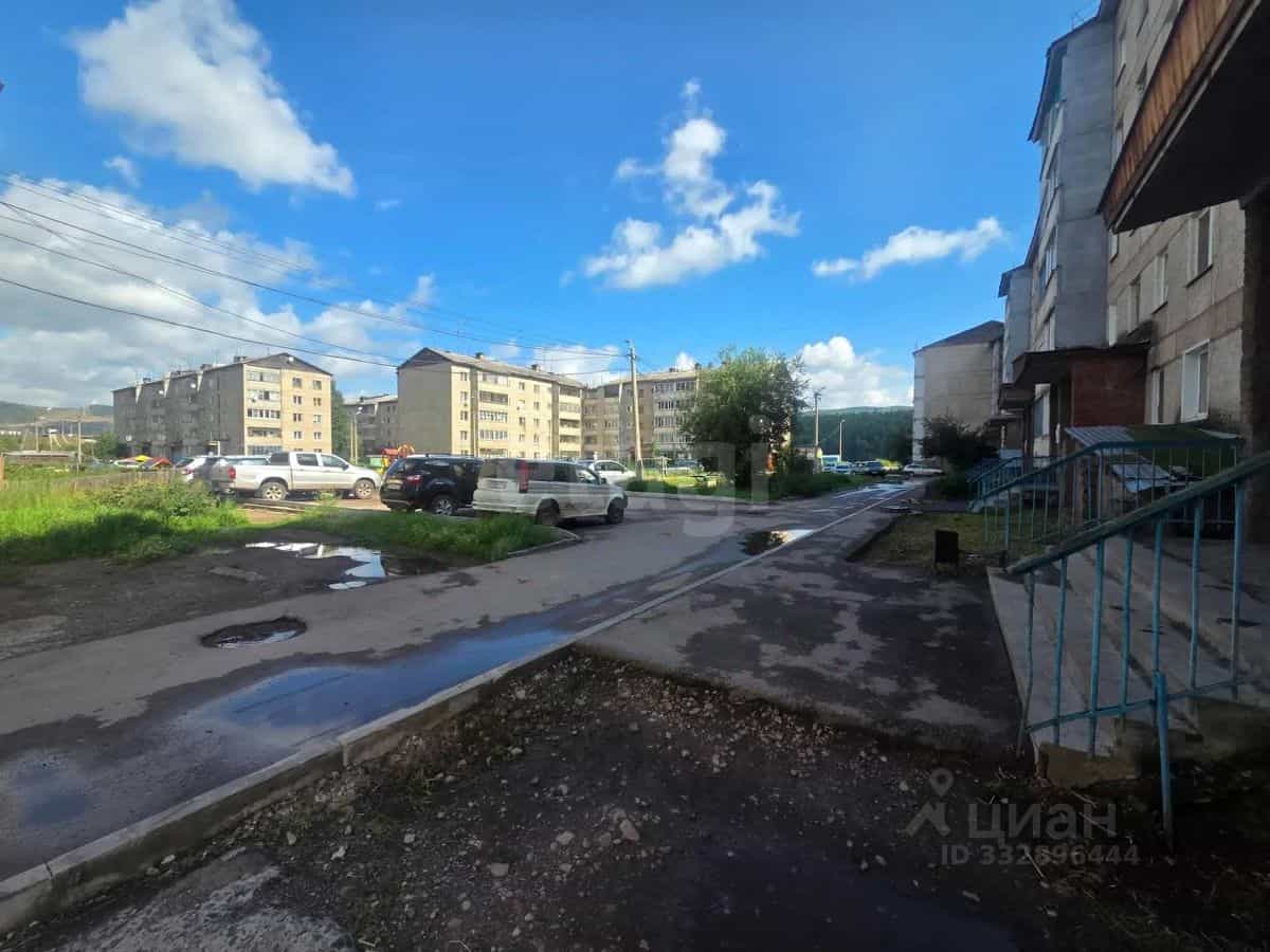Россия, Иркутская область, Слюдянский район, рабочий посёлок Култук, 2-я Набережная улица, 3, фото 19