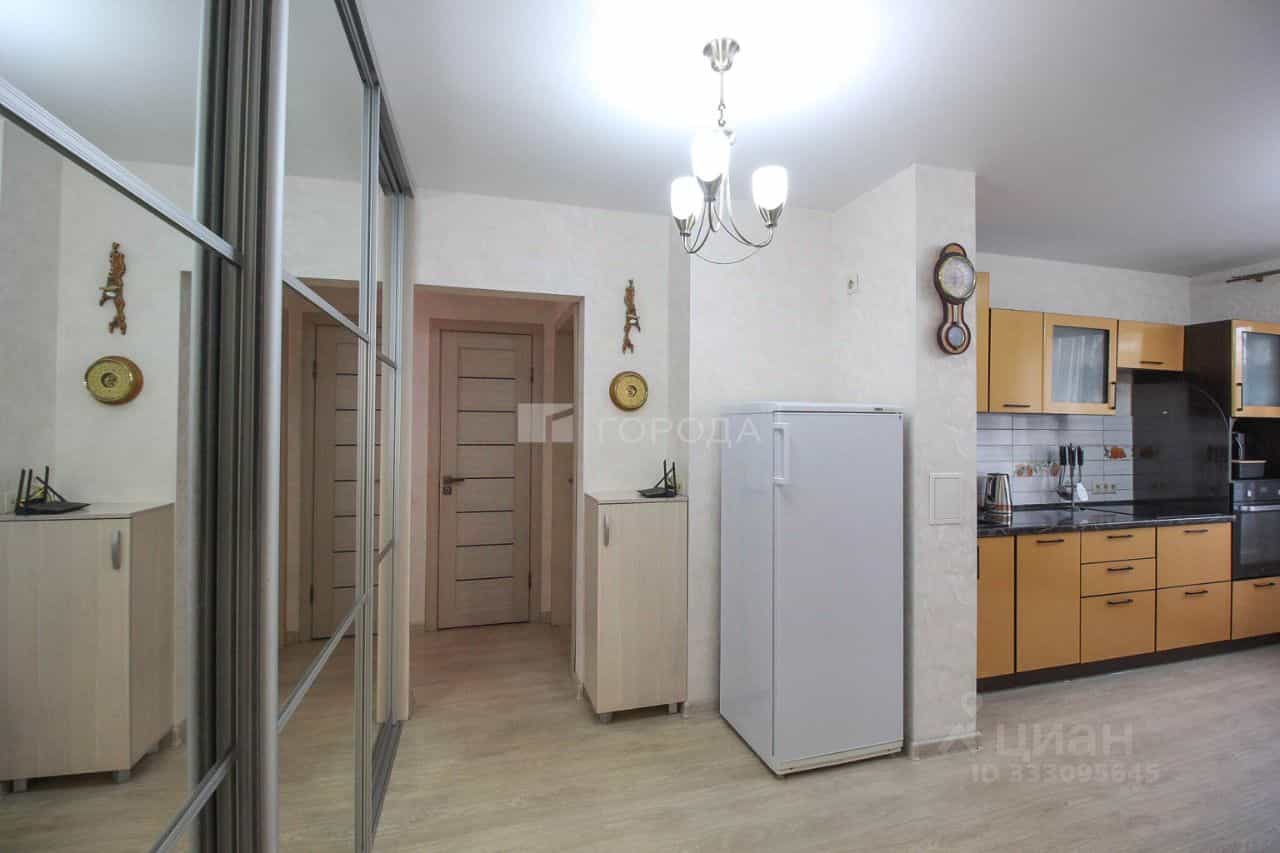 Россия, Алтайский край, Барнаул, улица Антона Петрова, 223, фото 8